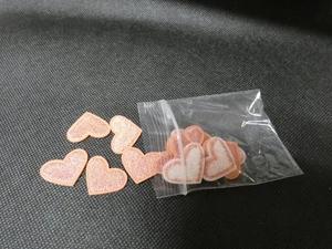 Fun Set Of 15  ❤️ Hearts 💕  Iron On Cloth Patches PEACH  26mm x 20mm  (R0072) - Picture 1 of 4