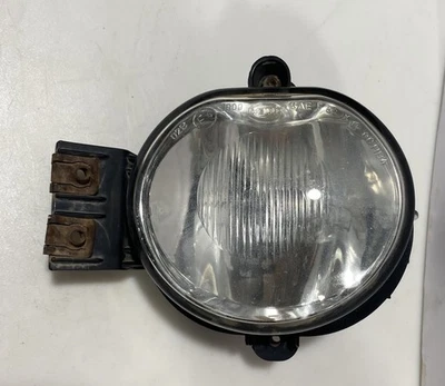 Левый или правый противотуманный фонарь в сборе с лампой для Dodge Ram 1500 2002–2008 годов от оригинального производителя - Изображение 1 из 4