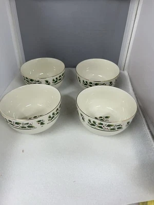 "Cuencos de sopa profundos de 4-3"" Home Holidays, acebo nuevos sin caja" Foto 1 de 4