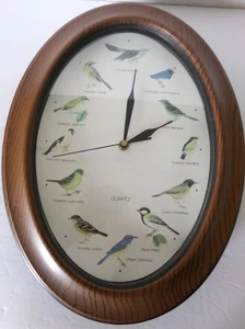 Reloj Bird Time Cuarzo Ovalado Imitación Marco Madera Tweet Chirrido LEER - Imagen 1 de 4
