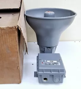 Federal Signal T-302GCX-120 / 302GCX SelecTone Amplified Speaker - Picture 1 of 10