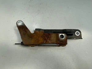 HYUNDAI COUPE N/S/F FRONT LEFT BONNET HINGE A695 - Picture 1 of 12