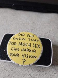 Insignia vintage Yoo Much Sex... - Imagen 1 de 3