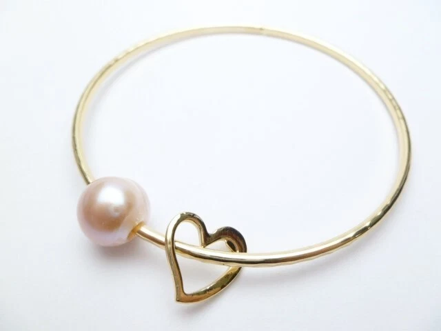 11-13MM CULTURED FRESHWATER PINK-LAVENDER PEARL YG-PLATED HEART BANGLE 8.0-8.25 - Image 1 of 1