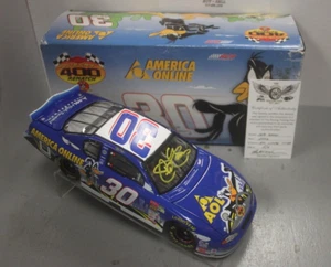 2002 Jeff Green AOL Looney Tunes Daffy 1/24 Action NASCAR Diecast Autographed - Picture 1 of 2