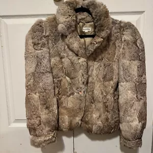 VINTAGE Women’s Beige Tan Dyed Rabbit Fur Coat Made in HONG KONG Size Small - Picture 1 of 7