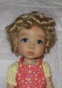 Peluca Muñeca Bell Shirley TALLA 9/10 (GRANDE) RUBIA Peluca Shirley Temple NNT - Imagen 1 de 8