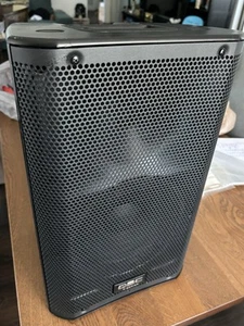 QSC K8 1000-Watt Active 2-Way PA Speaker - Picture 1 of 7
