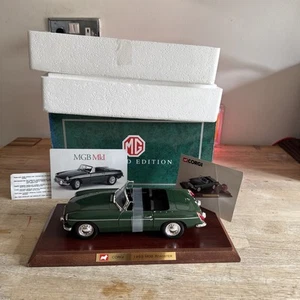 Corgi 95106 MG MGB Roadster Green 1963 wooden plinth 1/18 Scale - Picture 1 of 7