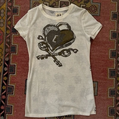 Women’s Miss Me Studded  Heart Lock And Key Cream T-Shirt Sz L - Image 1 of 4