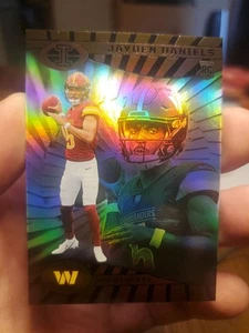 Tarjeta de novato de fútbol americano Jayden Daniels 2024 Illusions #93 - Imagen 1 de 7