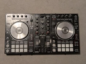 Pioneer DJ Serato DDJ-SR 2-Channel With Box And Decksaver - Picture 1 of 3