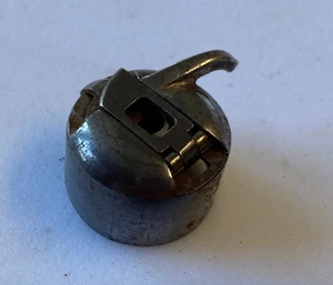 Vintage Singer 15 Sewing Machine Part (1920) - Bobbin Case - Picture 1 of 2