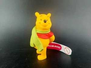 Bullyland 12327 - Spielfigur, Walt Disney Winnie Puuh mit Schal, ca. 6,1 cm groß - Bild 1 von 4