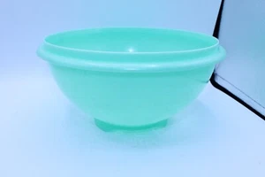 Vintage Tupperware Colander Strainer Bowl Jadeite Green #339 Made in U.S.A. - Picture 1 of 3