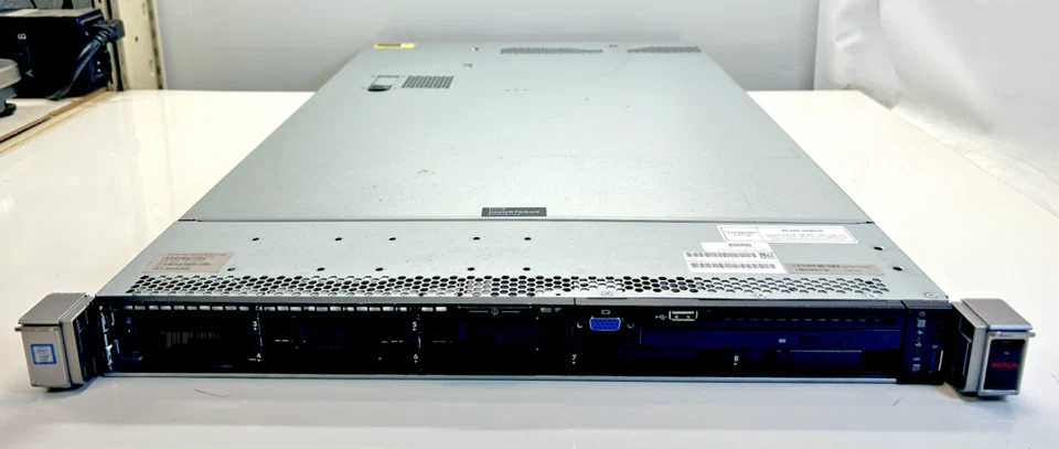 HP ProLiant DL360 G9 1x Xeon E5-2620 v3 @ 2.40GHz 32 GB - Tested - Image 1 of 4