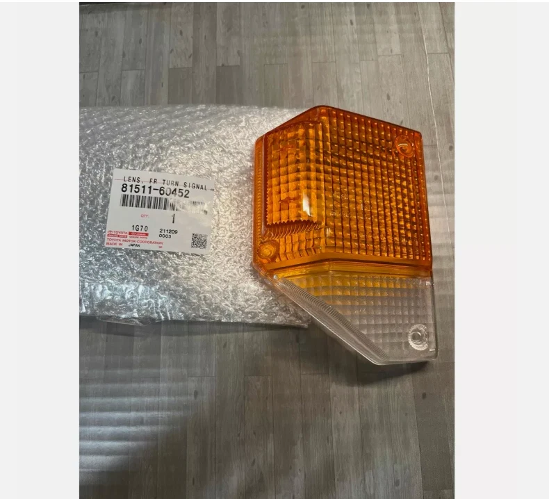 Lente de lámpara de señal de giro delantera derecha Toyota genuina OEM LAND CRUISER BJ70 81511-60452 Foto 1 de 1