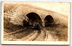 Postal RPPC Stone Bridge Vinton Iowa IA coche antiguo UNP - Imagen 1 de 2