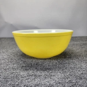 Cuenco mezclador vintage #404 Pyrex grande 10" color primario amarillo 4 cuartos - Imagen 1 de 4