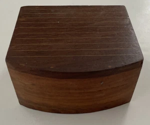 Wood Trinket Gift Box w/ Lid, Gold Accents in Excellent Condition - Picture 1 of 11