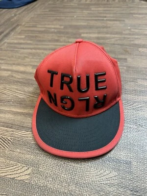 Шляпа вышитая с ремешком красная и черная кожа True Religion - Изображение 1 из 4