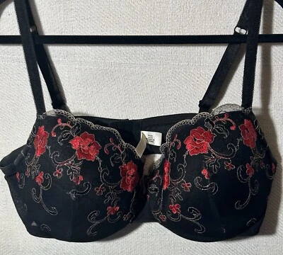 Moda Bug Y2K Sexy Negro Encaje Rojo Rosa Talla Grande Sujetador con Aros Copas 42DD Foto 1 de 4
