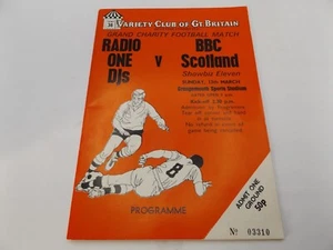 PROGRAMA DE FÚTBOL AÑOS 70 - BBC RADIO 1 DJ's v BBC SCOTLAND - VERSIÓN TERRESTRE - Imagen 1 de 1