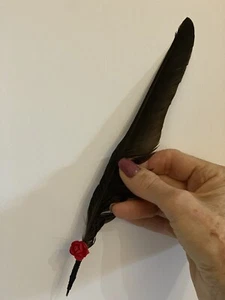 KRÄHENFEDER FEDER STIFT Biro Gothic Hochzeit, Magie, Zaubersprüche, Theater - Bild 1 von 1