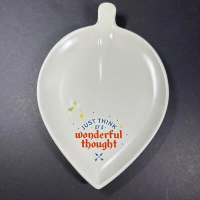 Peter Pan Neverland Just Think of a Wonderful Thought Leaf Plato Parques Disney Foto 1 de 4