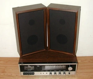 CASSETTA STEREO AM/FM VINTAGE MONTGOMERY WARD AIRLINE GEN-6305A CON ALTOPARLANTI - Foto 1 di 20