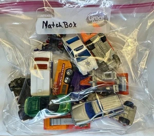 Konvolut Matchbox Spielzeugautos LKW Druckguss & Kunststoff verschiedene Marken Modelle & Größen - Bild 1 von 3