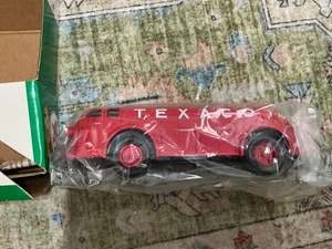 TEXACO 1934 DOODLE BUG BANK TRUCK FROM 1994 SERIES 11 (METAL), COLLECTIBLE - NEW - Picture 1 of 4