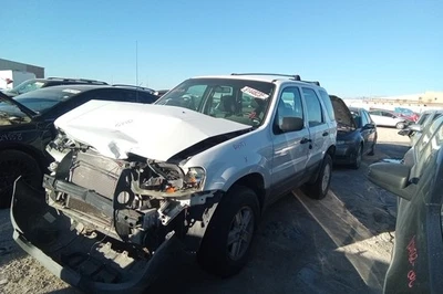 2006 Ford Escape 2.3L Engine Motor OEM 144K Miles - LKQ436068981 - Image 1 of 4