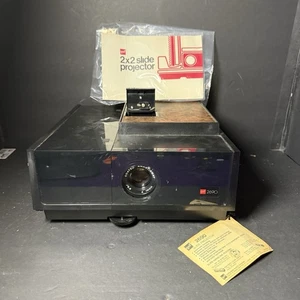 GAF Model 2690 2x2 Auto-Focus 35 mm Slide Projector - Good Condition - Picture 1 of 6