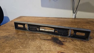 Vintage Stanley Iron Level. 18" Long. Made in USA. Chip to one side - Image 1 of 4