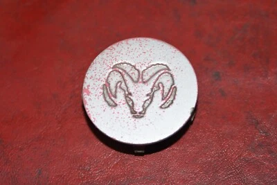 Tapa central de rueda Dodge Caravan 2001-2004 OEM PLATEADO Ram 4743728 30393 4743328 Foto 1 de 4