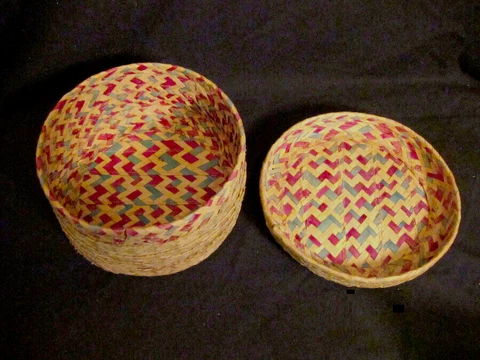 vintage Round Tarahumara Basket + Lid tight weave Mexican traditional red green Cover