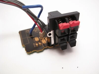 雅马哈 HTR-5830 接收器部件 - 环绕扬声器终端插孔和主板主 4 — 第 1/4 张图片