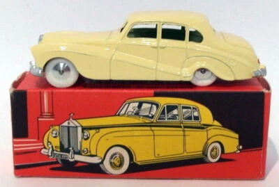 Quiralu 1/43 Scale Diecast - Rolls Royce Silver Cloud - Pale Yellow - Image 1 of 4