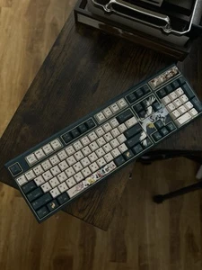 Unboxing Sample Prebuilt Varmilo Crane of Lure 108 keys Mechanical Keyboard - Picture 1 of 13
