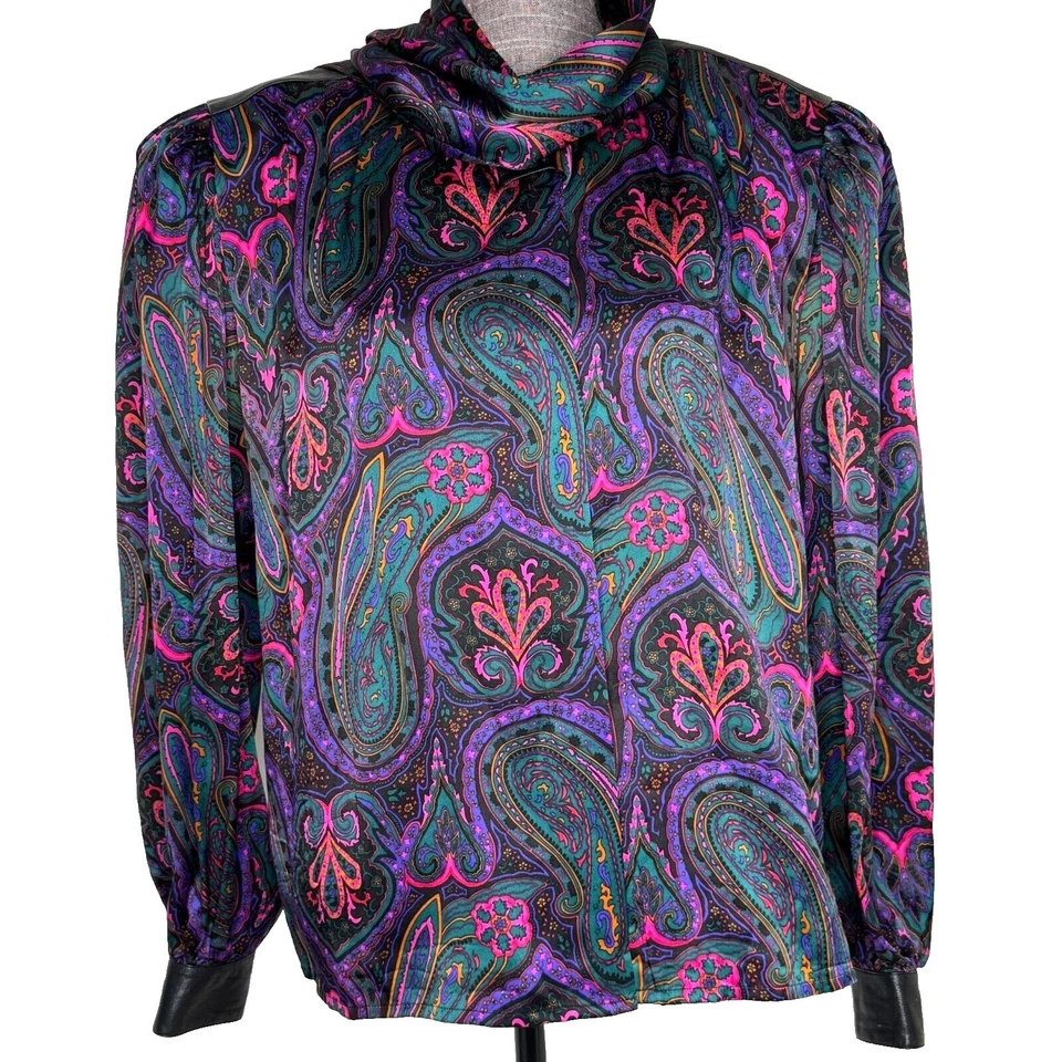 Blusa Vintage Che Bella Paisley Seda Capucha Cuello Cuero Detalle Talla 16 Foto 1 de 4