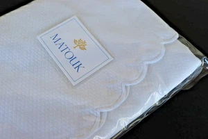 MATOUK Savannah Gardens WHITE Diamond Pique 70" ROUND TABLECLOTH - Picture 1 of 7