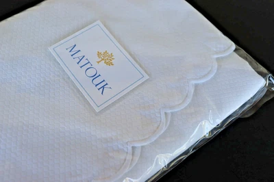 MATOUK Savannah Gardens WHITE Diamond Pique 70" ROUND TABLECLOTH - Image 1 of 4