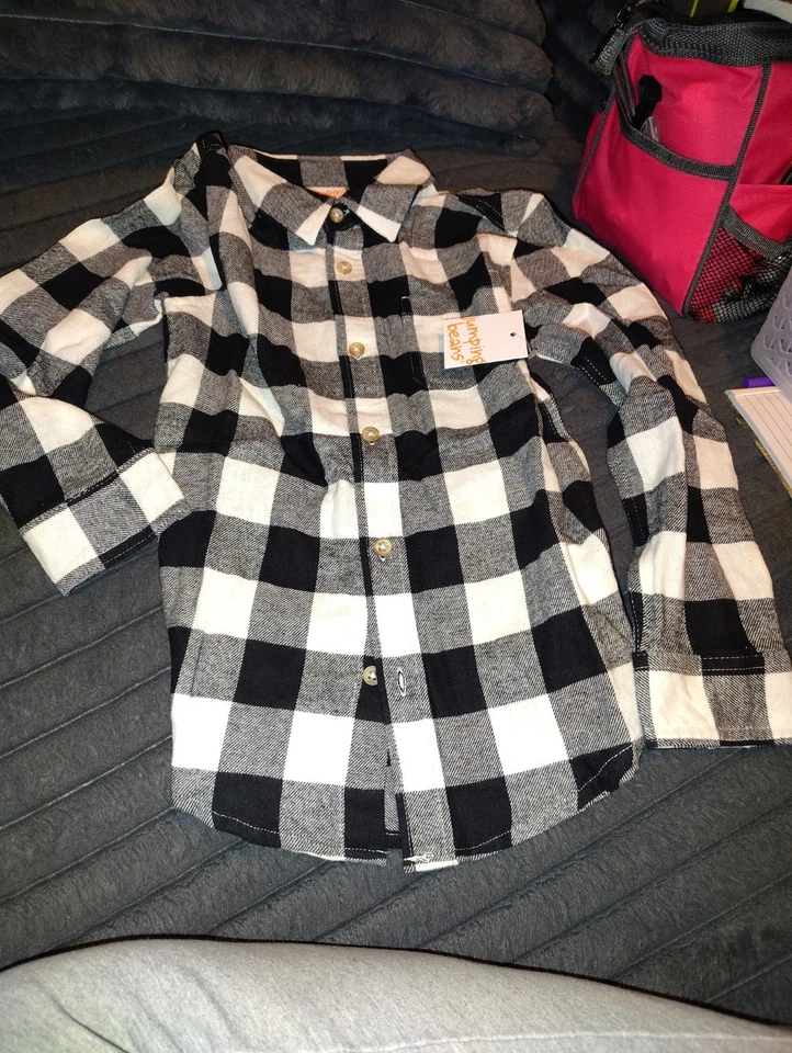 Franela manga larga Jumping Bean para niños talla 7 blanco y negro con botones Foto 1 de 1