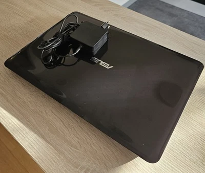 Asus X556U - Photo 1/4