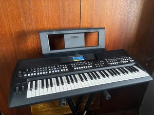 Yamaha PSR-SX600 Digital Workstation mit 61 Tasten mit Tasche Netzteil - Bild 1 von 13