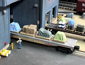 Assorted Tarp Covered Freight O Scale 4 per lot, can be used with Lionel or MTH - Picture 1 of 14