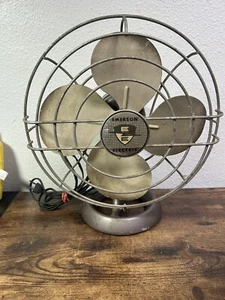 Vintage Emerson Electric St. Louis Missouri Table Desk Fan 4 Blade Model - Picture 1 of 9