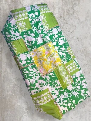 Manta ligera hecha a mano verde blanco amarillo rosa retazos florales Foto 1 de 4