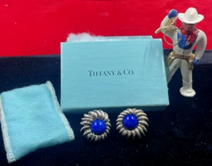 Tiffany & Co. ~ Blumenförmige Silber Ohrringe mit Lapislazuli Stein ~ F/Pieced Ohr - Bild 1 von 8